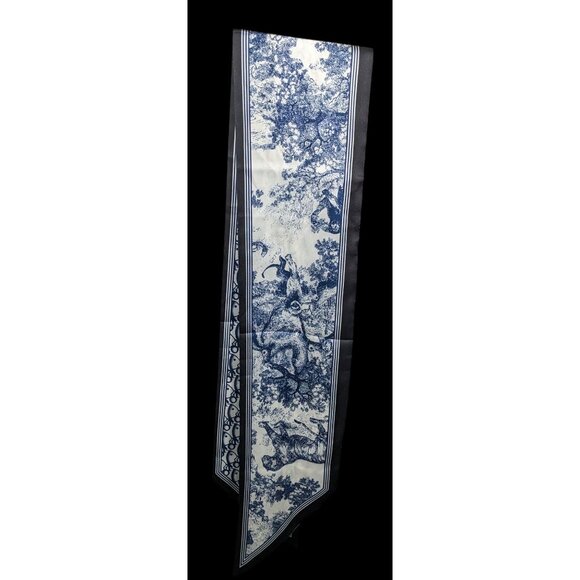 Animal Themed Blue And White Reversible Lightweight Scarf - Picture 4 of 8